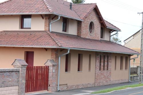 Cherry Apartmanház 9600 Sárvár, Esze Tamás u. 37. kép - 3