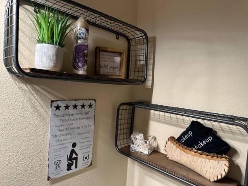 Cozy Condo Centrally Located – Photos 5