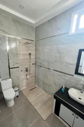 Bany a Diamond House