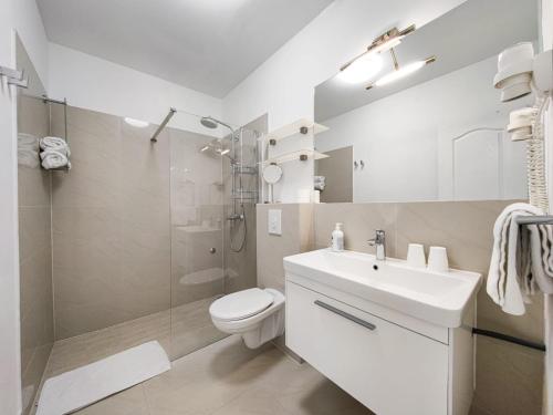 Apartments with parking space Makarska - 20700