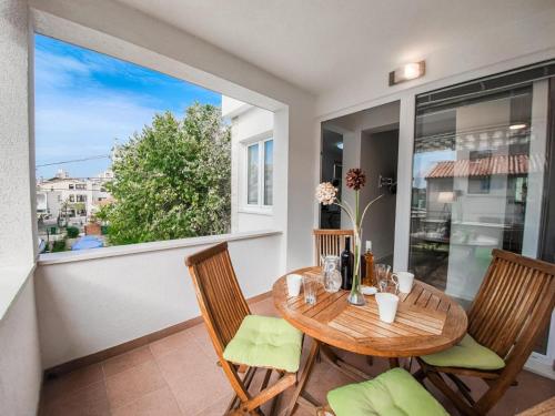 Apartments with parking space Makarska - 20700