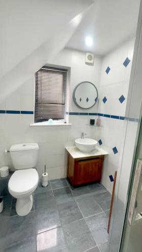 Amazing Location - City of London- 2 Bedroom Stunning Canal View House With Private Garden,Parking & Balcony photo 44