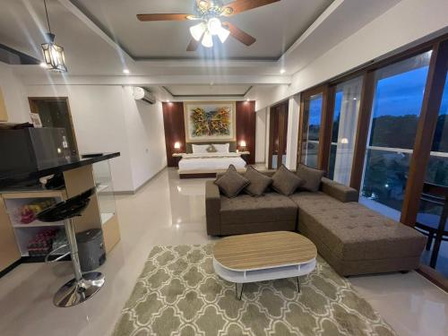 Μια τηλεόραση ή/και κέντρο ψυχαγωγίας στο GM Guest House Canggu