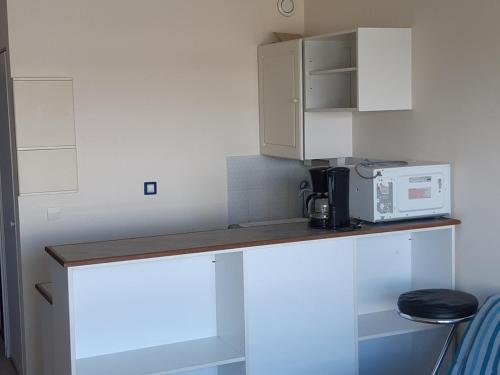 Photo de la galerie de l'établissement Studio avec Balcon à La Rochelle, près du Port et de la Plage - FR-1-551-10, à La Rochelle