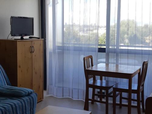 Photo de la galerie de l'établissement Studio avec Balcon à La Rochelle, près du Port et de la Plage - FR-1-551-10, à La Rochelle