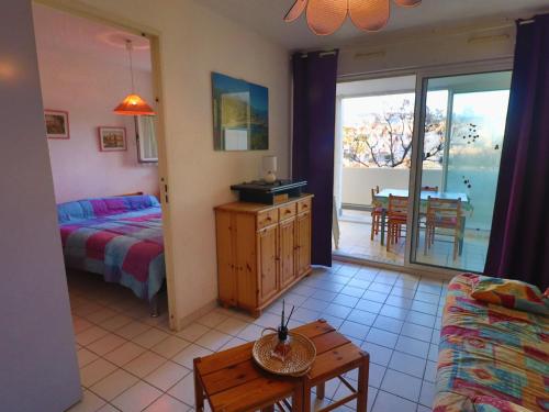 Photo de la galerie de l'établissement Spacieux T2 climatisé avec garage en plein cœur de Sète - FR-1-472-178, à Sète