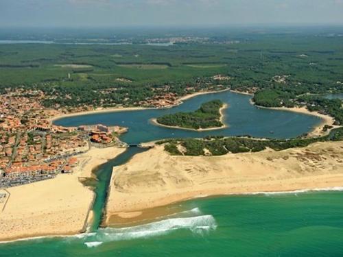 Photo de la galerie de l'établissement Villa à Vieux Boucau pour 6 pers., proche plage, jardin, terrasse sud, cheminée, parking privé - FR-1-379-59, à Soustons