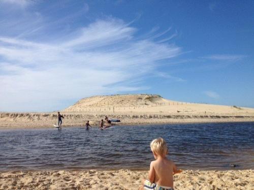 Photo de la galerie de l'établissement Villa à Vieux Boucau pour 6 pers., proche plage, jardin, terrasse sud, cheminée, parking privé - FR-1-379-59, à Soustons