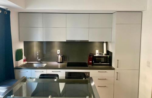 Luxury Yorkville Cumberland Suite