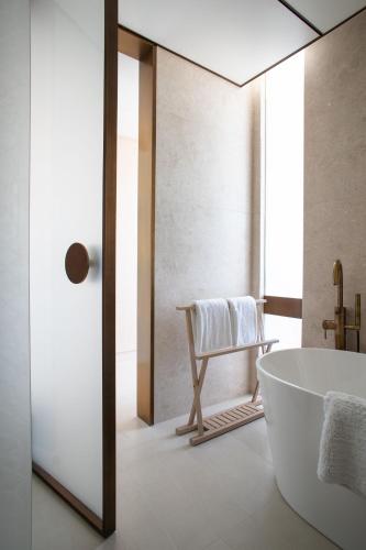  Jumeirah at Saadiyat Island Resort -  Room  picture :   Tea/Coffee maker    Minibar    Shower                           