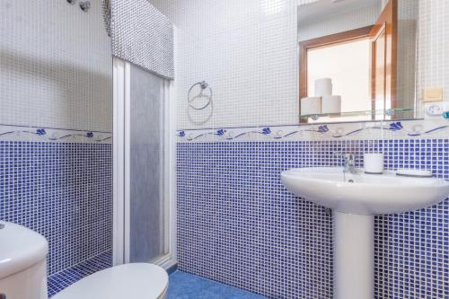 Koupelna v ubytování Apartamento con Terraza San Julian Cordoba