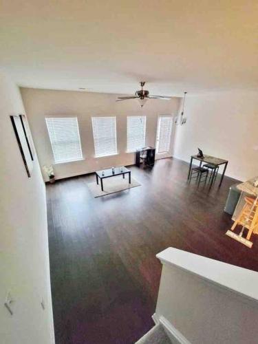 Large House, Backyard, WiFi & FreeParking – Photos 4