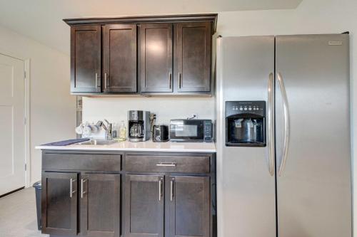 A kitchen or kitchenette at Ideally Located Merced Vacation Rental!