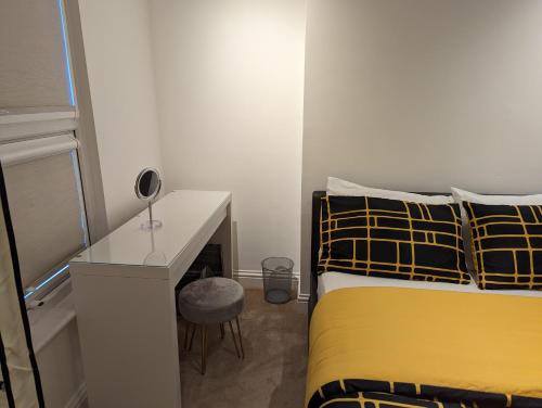 Fully-equipped flat in the city of London photo 14