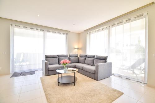 POLA SeaView Apartment by MOJE Holiday