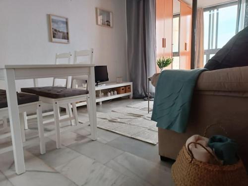 Kép Apto con piscina y vistas al mar szállásáról Benidormban a galériában