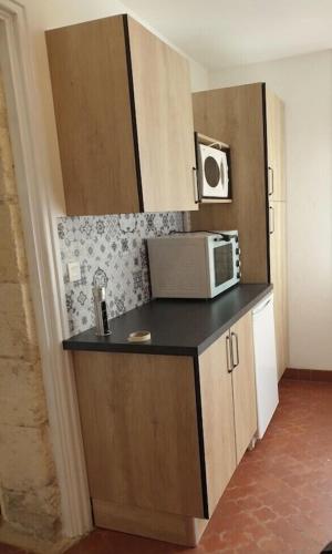 Photo de la galerie de l'établissement Gironde style house bordering the river, à Sainte-Terre