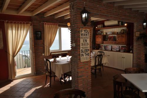 Welcome Inn Nerja guest house Luxury Bed & Breakfast