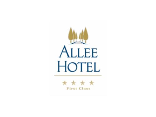 a logo for a lodge hotel with four stars at Allee Hotel in Neustadt an der Aisch