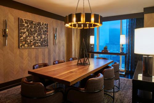 Loews Chicago Hotel Image