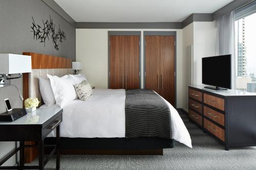 Loews Chicago Hotel Image