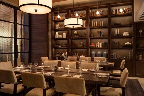 Loews Philadelphia Hotel Image