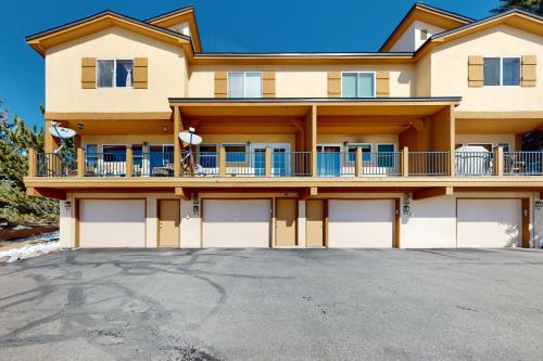 Edwards Escape SUITE 2F – Photos 4