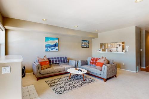 Edwards Escape SUITE 2F – Photos 5