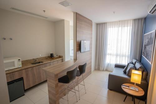 Una cocina o zona de cocina en Comfort Hotel Santos