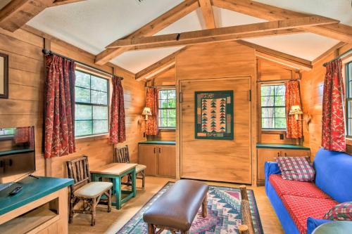 Pet-Friendly Marble Cabin with Deck, Grill, Fire Pit – Photos 3