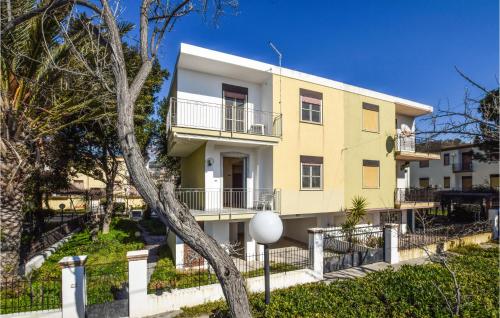 Beautiful home in Bova Marina with WiFi and 3 Bedrooms