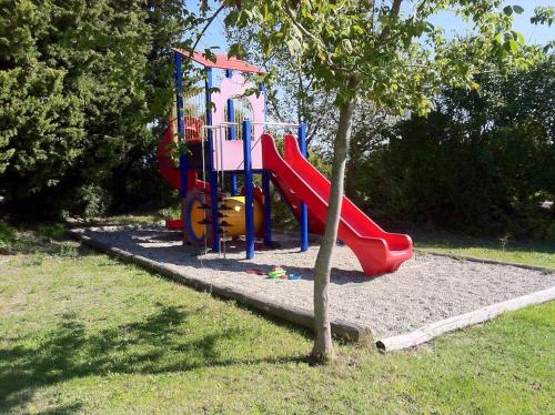 Herní místnost nebo prostor pro děti v ubytování Villa spacieuse à Richerenches
