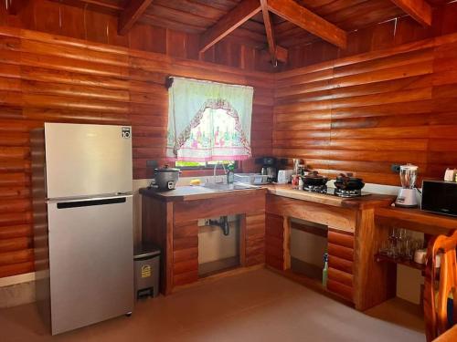 Hummingbird Cabin - Beautiful rustic Cabin – Photos 2