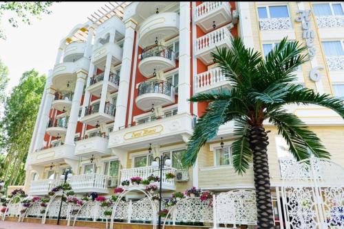 Sunny studio in Sweet Home Complex