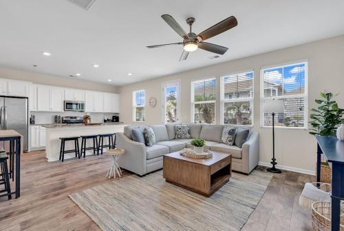 Centrally Located Myrtle Beach House Near Sports Center, Broadway at the Beach, Shopping, Beach, and Golf photo 11