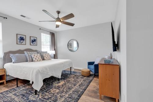 Centrally Located Myrtle Beach House Near Sports Center, Broadway at the Beach, Shopping, Beach, and Golf photo 6