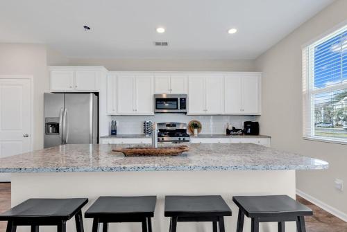 Centrally Located Myrtle Beach House Near Sports Center, Broadway at the Beach, Shopping, Beach, and Golf photo 40