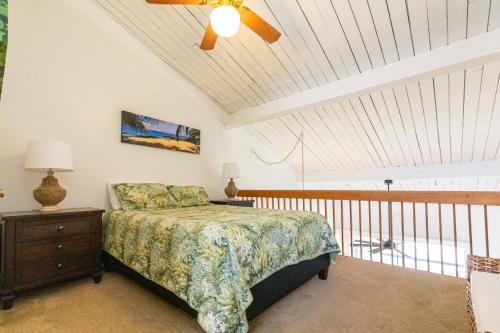 A bed or beds in a room at Hale Kamaole 308