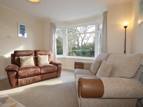 5 Carlyon Road – Photos 3