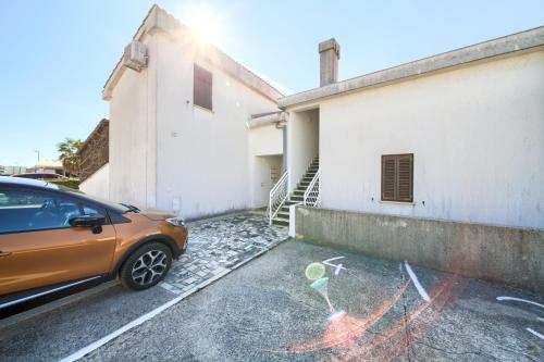 Apartments with parking space Njivice, Krk - 20543