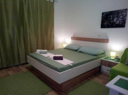 Apartments with parking space Kastel Stafilic, Kastela - 20694
