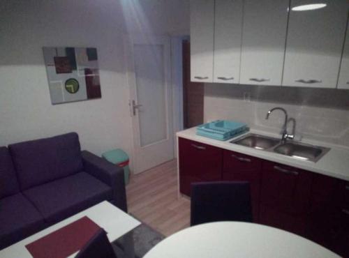 Apartments with parking space Kastel Stafilic, Kastela - 20694
