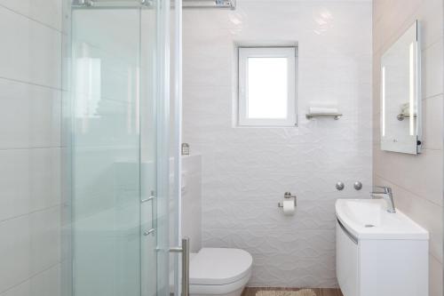 Apartments with swimming pool Kremenici, Krk - 20676