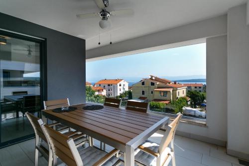 Apartments with parking space Vantacici, Krk - 20707