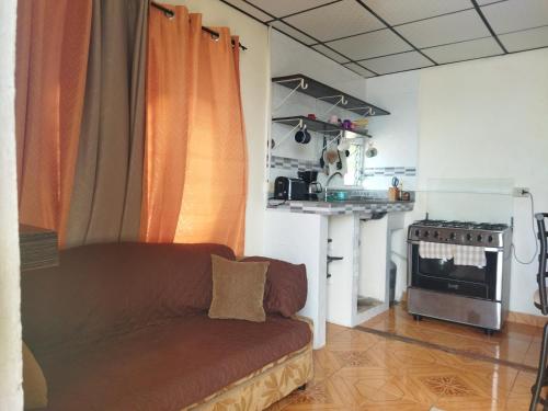 Dapur atau dapur kecil di Ofiuras Hostal