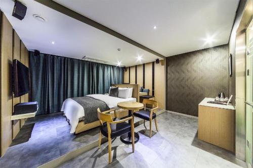 Kuchyň nebo kuchyňský kout v ubytování Jbis Hotel