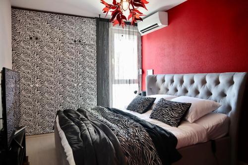 LaLaura high quality apartment Znjan 400 m high-end furniture Magic Sea View free parking