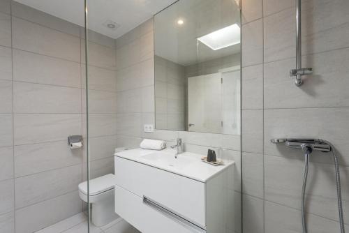 Ένα μπάνιο στο Villas Calan Bosch Feli