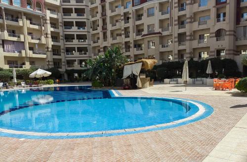 The swimming pool at or close to Florenza khamsin aprt F7
