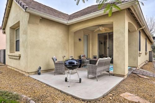 Surprise Vacation Rental Yard, Pool Access! – Photos 2